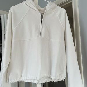 SUPER CUTE white sweatshirt